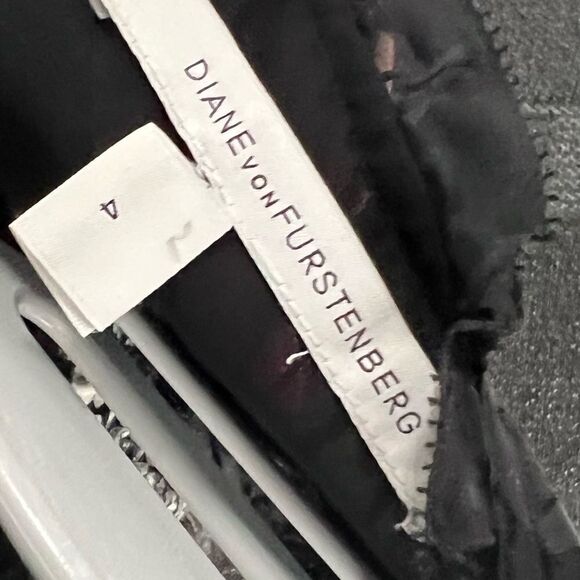 Diane Von Furstenberg Annalise V-neck Ruffle Silk Blend Blouse. - Picture 2 of 4